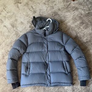 Small grey TNA super puff small